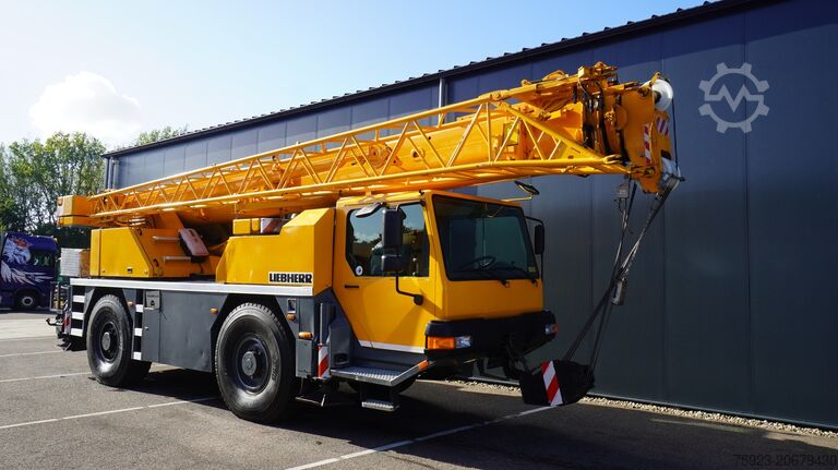 شاحنة رافعة Liebherr LTM 1030-2.1 WITH JIB