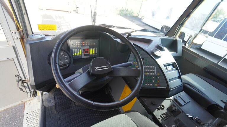 شاحنة رافعة Liebherr LTM 1030-2.1 WITH JIB