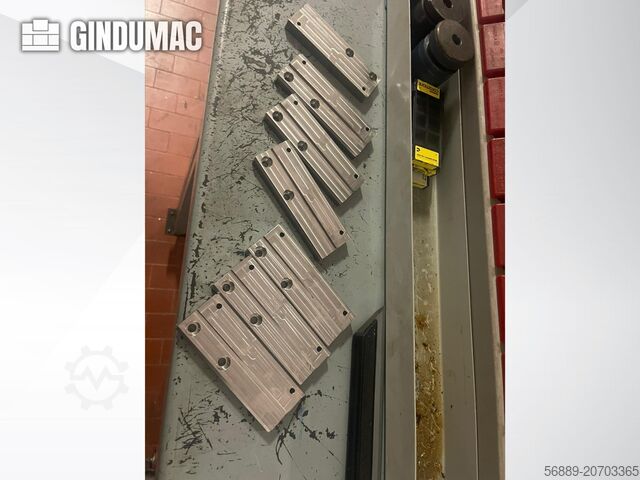 Vertikala Fleroperationsmaskiner HAAS S MiniMill HE