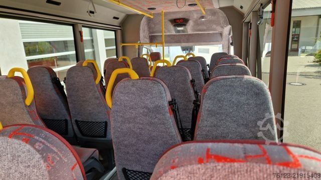 Autobus miejski MERCEDES-BENZ Heckniederflur Sprinter 517 / 4 er Bestuhlung