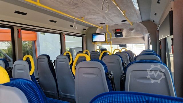 Autobus miejski MERCEDES-BENZ Heckniederflur Sprinter 517 / 4 er Bestuhlung