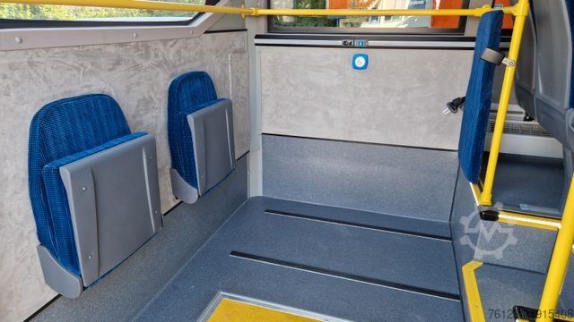 Autobus miejski MERCEDES-BENZ Heckniederflur Sprinter 517 / 4 er Bestuhlung
