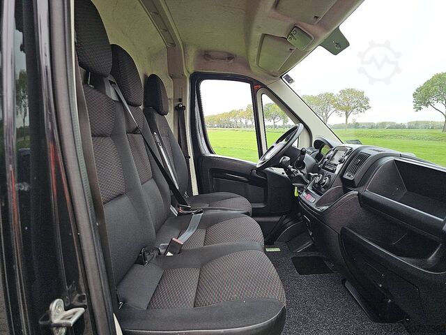 Kombi med högt tak PEUGEOT BOXER 2.0 L2H2 Navi Airco NAP!