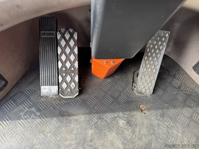 Svetruck 1060-30 Duplo 500 Sideshift / Fork Positioner Volvo Penta TWD360VE 6 Cylinder Diesel 2001 SVETRUCK 1060-30 Duplo 500 Sideshift / Vorkversteller Volvo Penta TWD360VE 6 Cilinder Diesel 2001