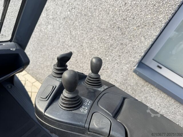 Linde H30D-02 Duplex 450 Sideshift / Fork Positioner VW Diesel 2014 LINDE H30D-02 Duplo 450 Sideshift / Vorkversteller VW Diesel 2014