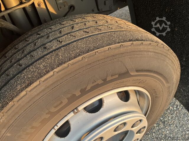 Truck - box truck - DAF CF 230FA - EURO6 - MOT 11/25 - 2017 - side door/tail lift - very tidy condit DAF CF 370 FA