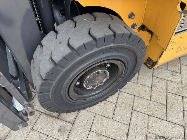 Gaffeltruck Atlet P1D1A15LT Triplo 650 frilyft/sidoskift 760 timmar LPG 2012 ATLET Atlet P1D1A15LT Triplo 650 Freelift/Sideshift 760UUR LPG 2012