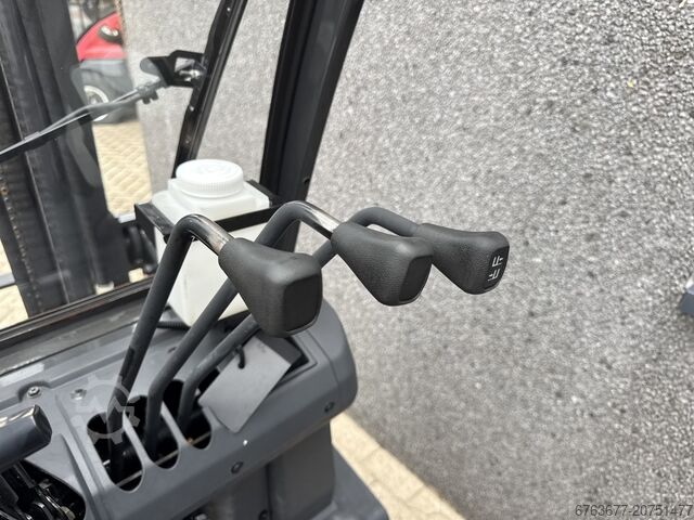 Gaffeltruck Atlet P1D1A15LT Triplo 650 frilyft/sidoskift 760 timmar LPG 2012 ATLET Atlet P1D1A15LT Triplo 650 Freelift/Sideshift 760UUR LPG 2012