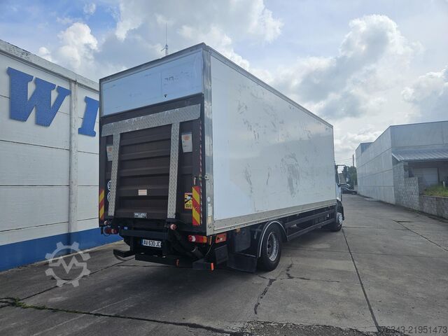 Skriňové nákladné vozidlo RENAULT MIDLUM 300.18 DXI - E5