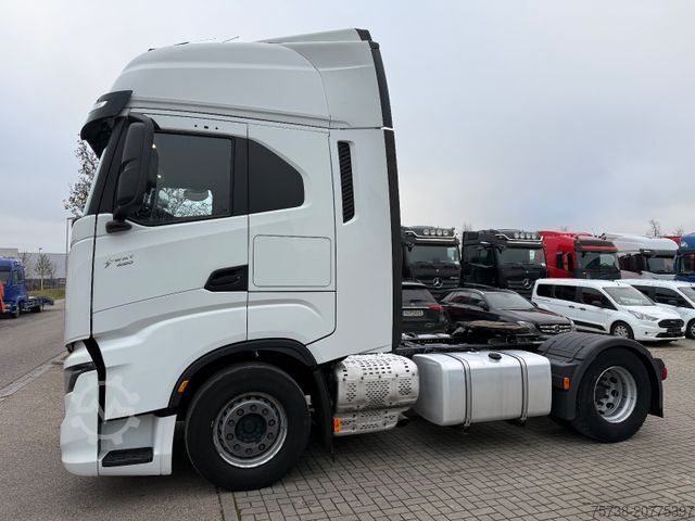 Standaard trekker IVECO S-Way 480/Intarder/2xTank/Navi/EURO6D