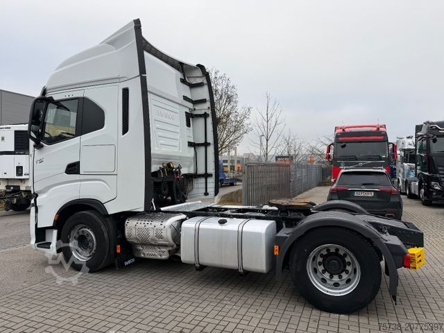 Standaard trekker IVECO S-Way 480/Intarder/2xTank/Navi/EURO6D