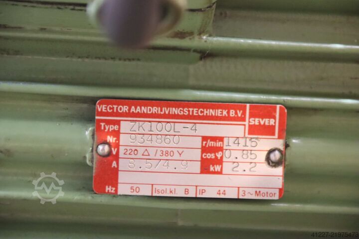 Гильотинные ножницы 4 x 1100 мм DMF 4G110