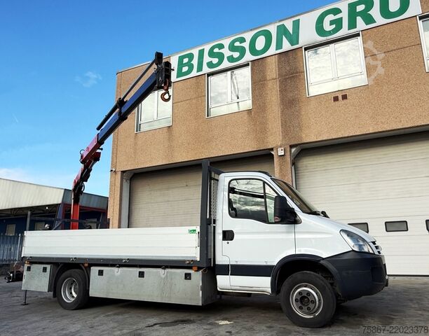 Kamion sa ravnom platformom Iveco Daily 65C17