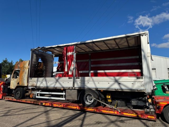 Autocarro con pianale e telone RENAULT D WIDE 280 E6 Brandschaden