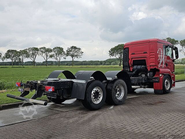 Chasis con cabina M.A.N. 26.500 TGX 6x2*4