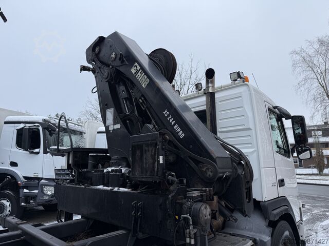 Kipper LKW Volvo FM410 8X4 Kipper mit Kran HIAB 244-5
