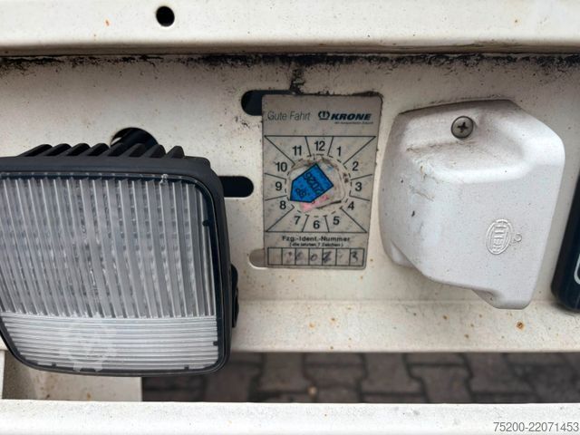 Remorcă cu șasiu interschimbabil KRONE Lafette