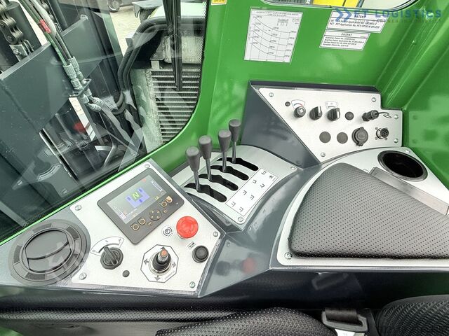 Karrocë pirunësh me katër drejtime Combilift C4500 WIDE FORK POSITIONER DIESEL DUPLEX