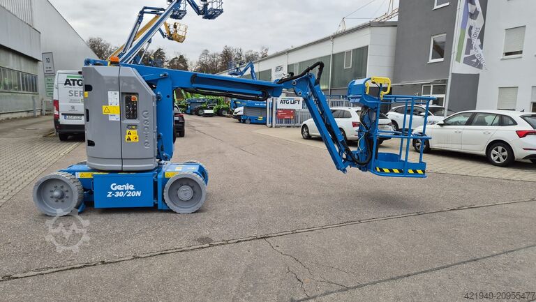 Kĺbová teleskopická plošina Genie Z-30/20N