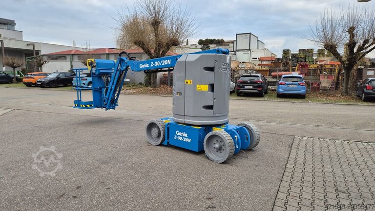 Kĺbová teleskopická plošina Genie Z-30/20N