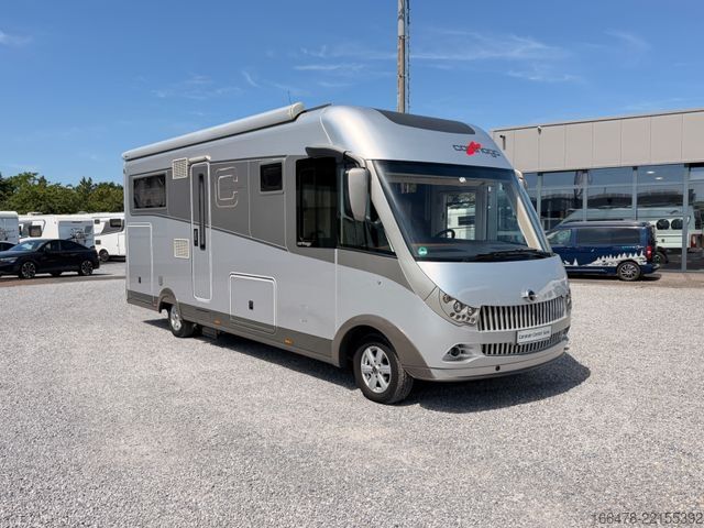 Integroitu matkailuauto CARTHAGO Liner For Two 53 Iveco *Rundsitzgruppe-Hubbett*