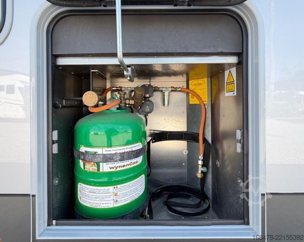 Integroitu matkailuauto CARTHAGO Liner For Two 53 Iveco *Rundsitzgruppe-Hubbett*