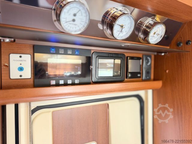 Integroitu matkailuauto CARTHAGO Liner For Two 53 Iveco *Rundsitzgruppe-Hubbett*
