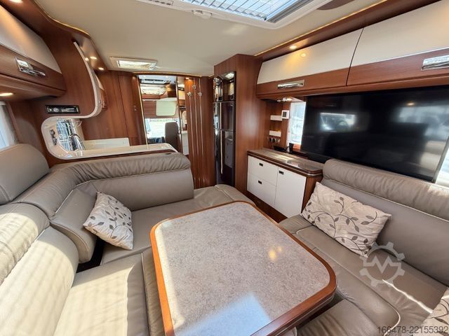 Integroitu matkailuauto CARTHAGO Liner For Two 53 Iveco *Rundsitzgruppe-Hubbett*