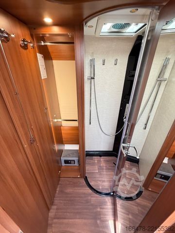 Integroitu matkailuauto CARTHAGO Liner For Two 53 Iveco *Rundsitzgruppe-Hubbett*