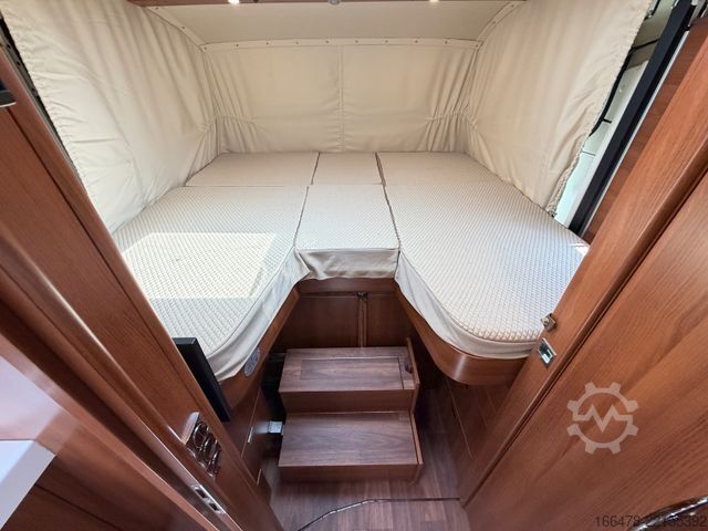 Integroitu matkailuauto CARTHAGO Liner For Two 53 Iveco *Rundsitzgruppe-Hubbett*