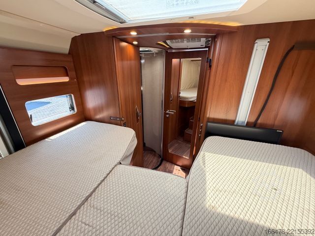 Integroitu matkailuauto CARTHAGO Liner For Two 53 Iveco *Rundsitzgruppe-Hubbett*