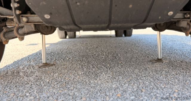 Integroitu matkailuauto CARTHAGO Chic S-Plus I 61 XL LE *Einzelbetten-Hubbett*