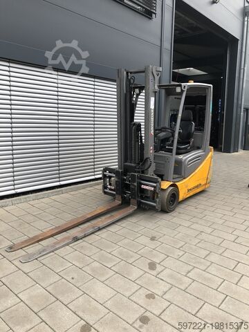 電動 - 3輪 Jungheinrich EFG 220