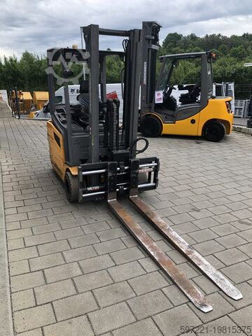 電動 - 3輪 Jungheinrich EFG 220