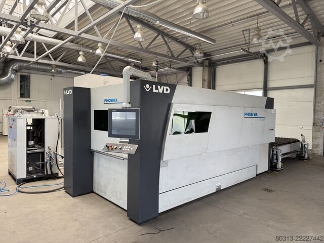 レーザー切断機 LVD PHOENIX FL 3015 Fiber 6 kW