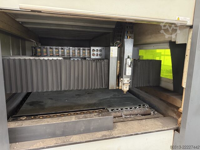レーザー切断機 LVD PHOENIX FL 3015 Fiber 6 kW
