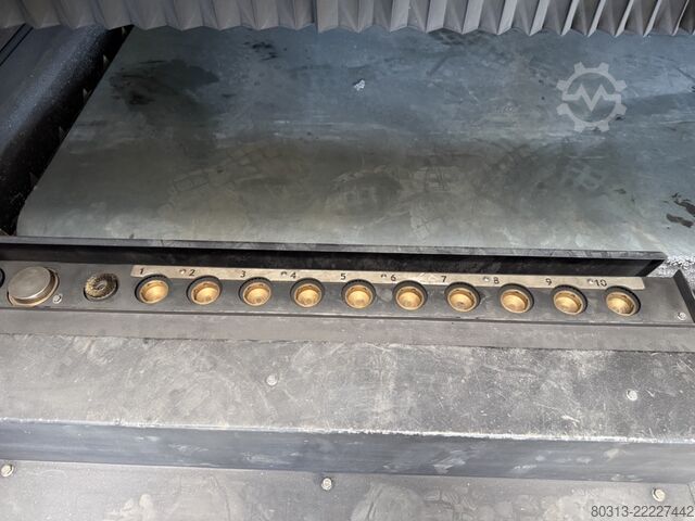 レーザー切断機 LVD PHOENIX FL 3015 Fiber 6 kW