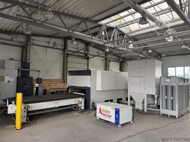 レーザー切断機 LVD PHOENIX FL 3015 Fiber 6 kW