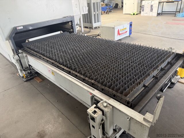 レーザー切断機 LVD PHOENIX FL 3015 Fiber 6 kW
