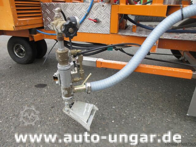 Road marking machine Graco LineLazer II 5900  auf Zindel VarioZet 3