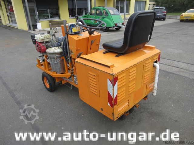 Road marking machine Graco LineLazer II 5900  auf Zindel VarioZet 3