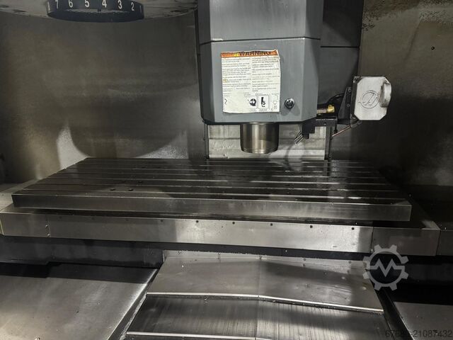 ศูนย์เครื่องจักรกลแนวตั้ง Haas VF-5/40XT