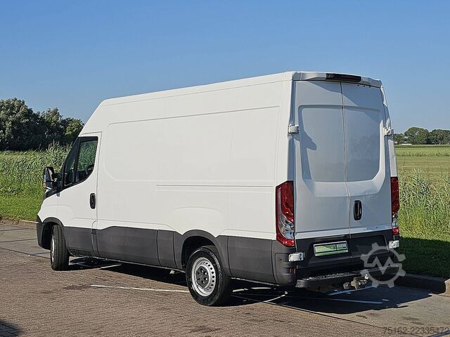Mobil station wagon beratap tinggi IVECO DAILY 35S14       L2H2 Airco Euro6!