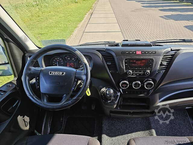 Mobil station wagon beratap tinggi IVECO DAILY 35S14       L2H2 Airco Euro6!