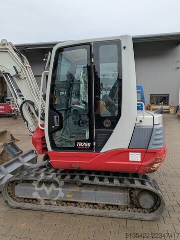 迷你挖掘机 Takeuchi TB 250 V3