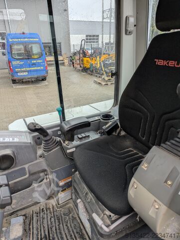 迷你挖掘机 Takeuchi TB 250 V3