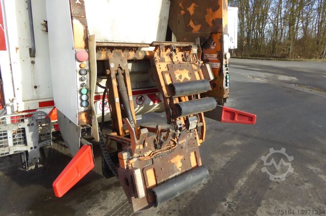 Andra Mercedes-Benz Antos 2533 L mit Nachlauflenkachse - Müllwagen