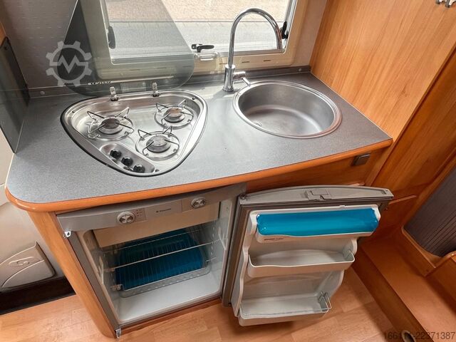 Alkovinis kemperis ADRIA Izola A 697 SL - Einzelbetten - Sat/TV - Solar -