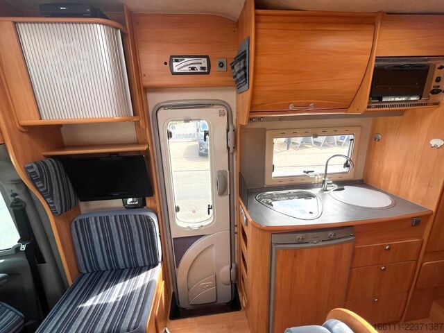 Alkovinis kemperis ADRIA Izola A 697 SL - Einzelbetten - Sat/TV - Solar -