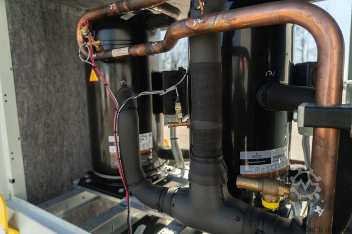 Chladiace/tepelné čerpadlo New Watercooled chiller Climaveneta NX WN 1004 306 kW/340 kW